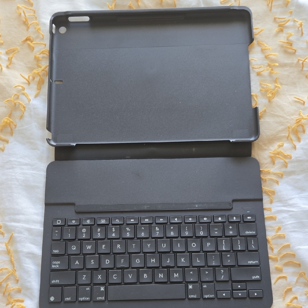 Logitech Gray Tablet Keyboard Case